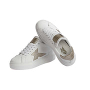 Sneaky Sneakers Donna